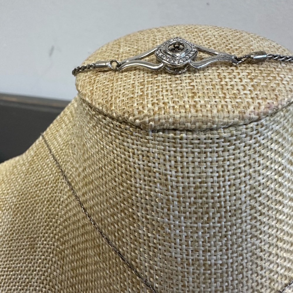 La Fonn Elegant Silver Bracelet with Intricate Design